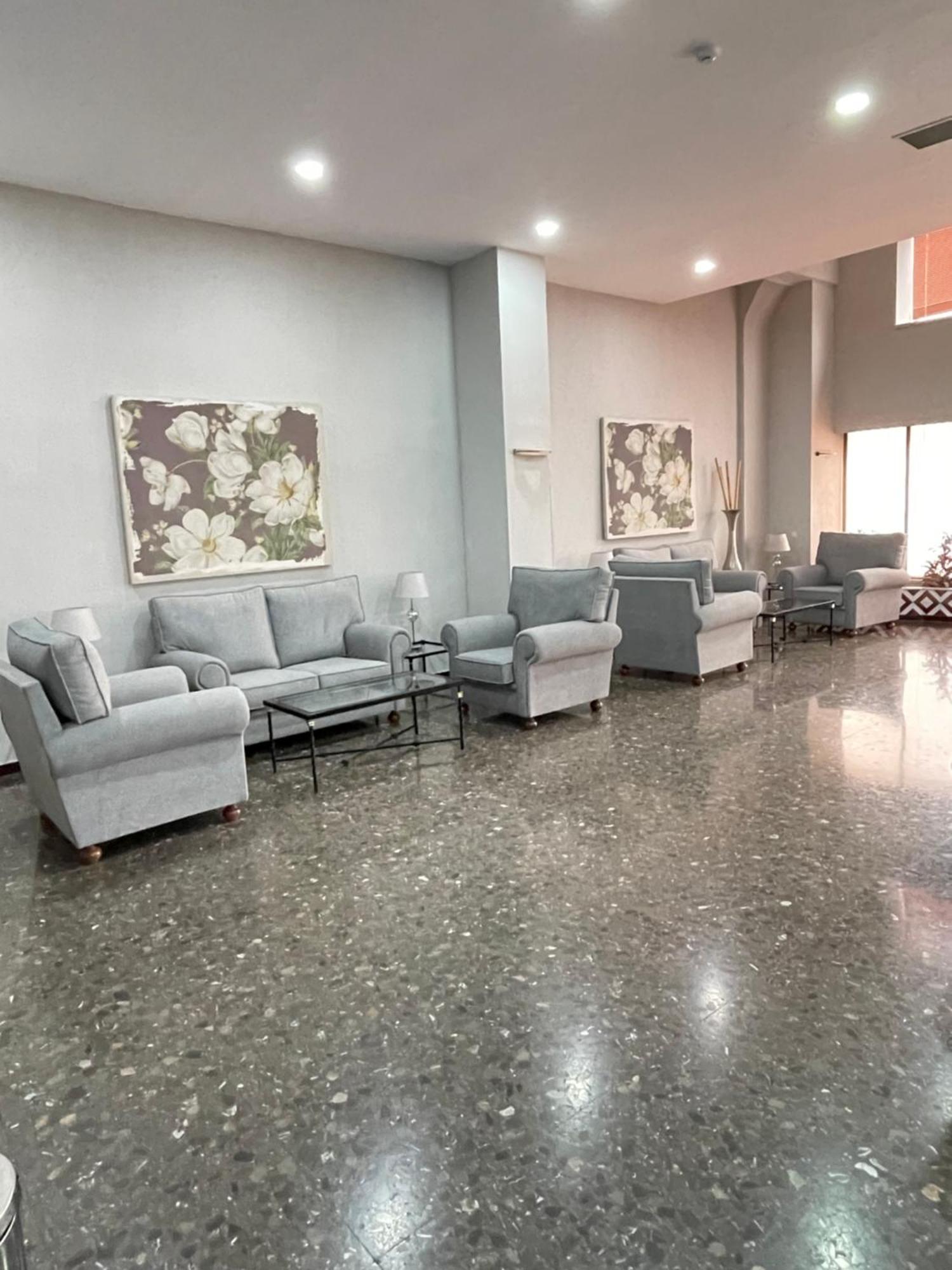 Resitur Luxury Suit 2 Seville Luaran gambar